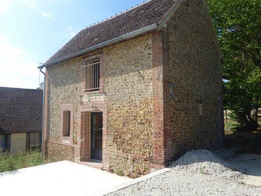 Maison à louer 550 € 2 pièces 1 chambre 37 m² 100 m² de terrain L'Aigle 61300