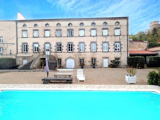 Château à vendre 750 000 € 10 pièces 4 chambres 470 m² 12 055 m² de terrain Busséol 63270