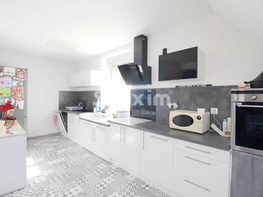 Appartement à vendre 249 000 € 5 pièces 3 chambres 102,77 m² Étage 1/2 Maîche 25120
