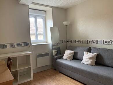 Appartement à louer 350 € 1 pièce 14 m² Dernier étage, Étage 2/2 Clemenceau Dijon 21000