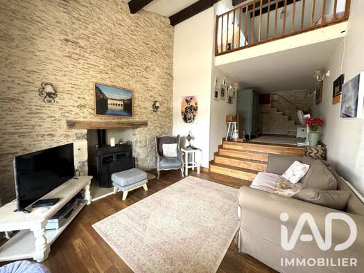 Maison à vendre 199 975 € 4 pièces 2 chambres 191,64 m² 2 595 m² de terrain Verrue 86420