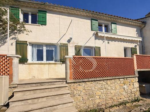 Maison à vendre 249 000 € 8 pièces 3 chambres 101,7 m² Malaucène 84340