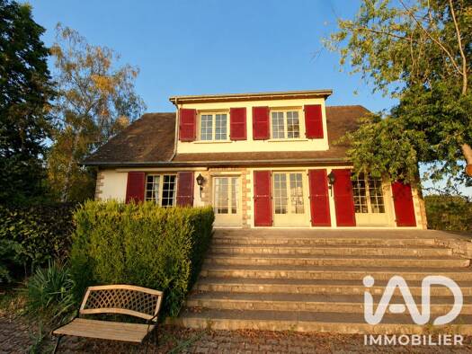 Maison à vendre 250 000 € 7 pièces 4 chambres 151,1 m² 4 500 m² de terrain Iguerande 71340