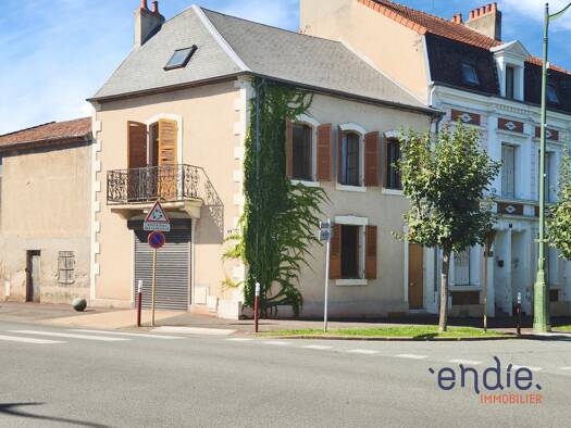 Immeuble à vendre 33 500 € 99 m² Ieme Zone Commentry 03600