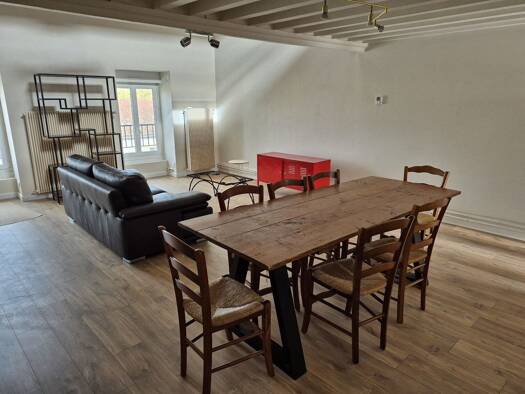 Appartement à louer 790 € 1 pièce 71 m² Étage 2/2 Est Belleville-en-Beaujolais 69220