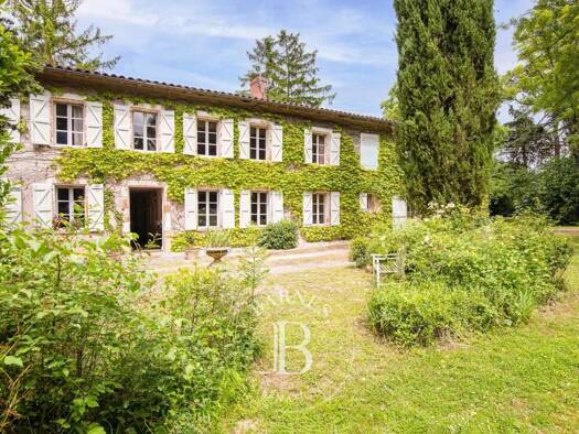 Maison à vendre 750 000 € 10 pièces 4 chambres 328,5 m² 12 000 m² de terrain Caraman 31460