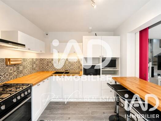 Maison de ville à vendre 313 900 € 4 pièces 3 chambres 81 m² 170 m² de terrain Sud Est Le Taillan-Médoc 33320