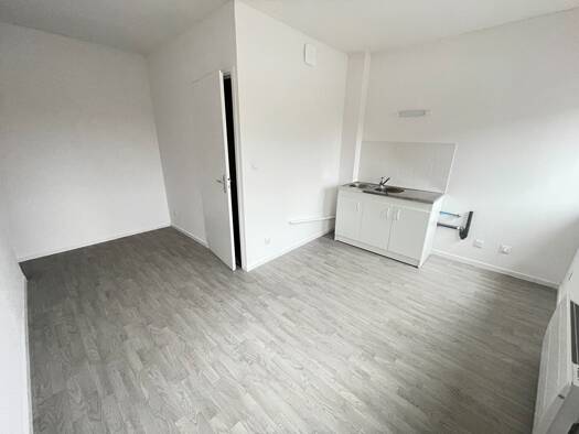 Appartement à louer 450 € 2 pièces 1 chambre 28 m² Étage 1/1 Faubourg d'Isle-Neuville Saint-Quentin 02100