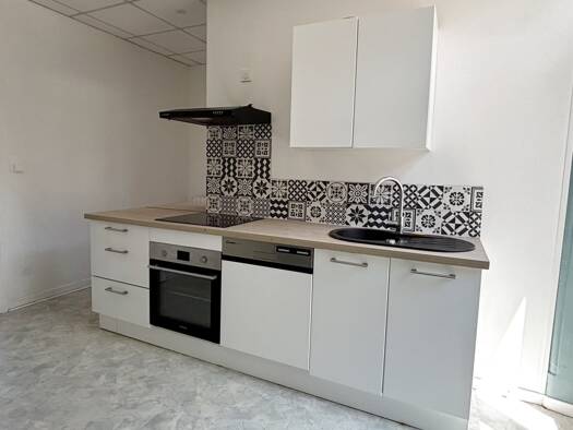 Appartement à vendre 142 600 € 3 pièces 2 chambres 70 m² Étage 1/2 Bagneres de Bigorre 65200