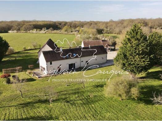 Maison à vendre 668 000 € 8 pièces 3 chambres 157 m² 388 912 m² de terrain Saint-Firmin-sur-Loire 45360