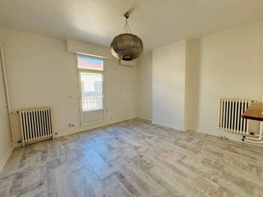 Appartement à vendre 115 000 € 3 pièces 2 chambres 64,8 m² 3 étages Centre-Historique Romans-sur-Isère 26100