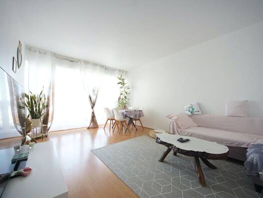 Appartement à vendre 159 900 € 3 pièces 2 chambres 65 m² Étage 8/14 Grand Bourg Évry-Courcouronnes 91000