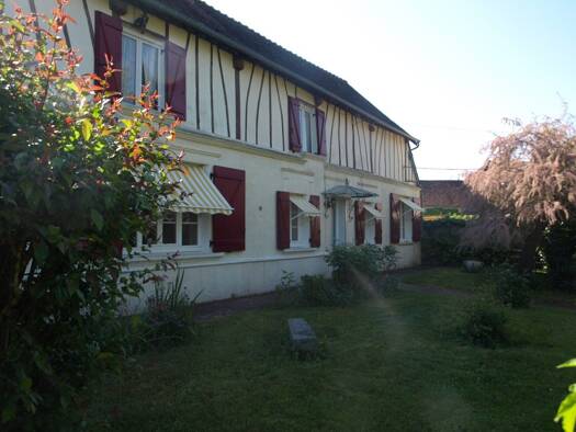 Maison de plain-pied à vendre 219 420 € 5 pièces 2 chambres 92 m² 932 m² de terrain Auneuil 60390
