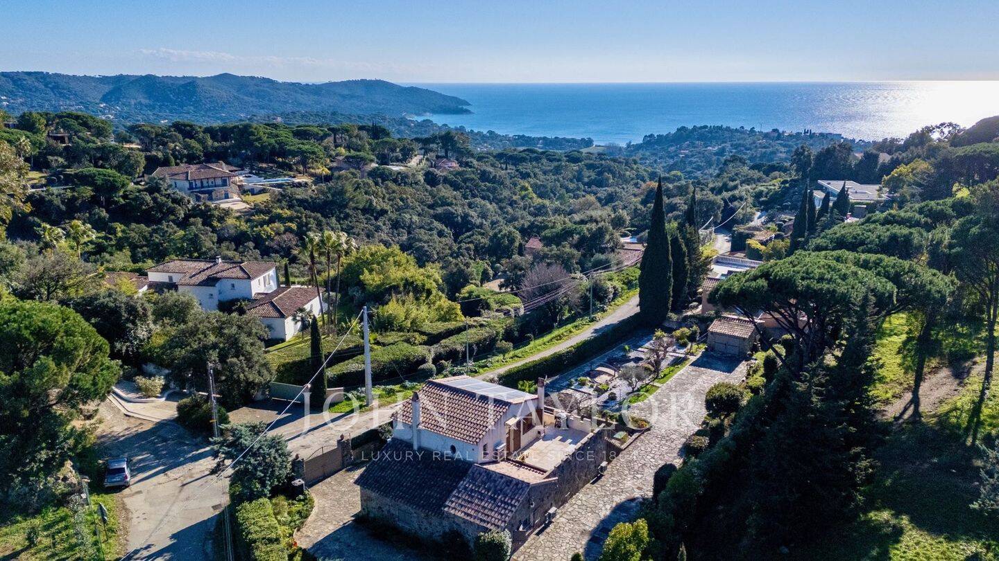 Maison à vendre, 139m², LA CROIX VALMER