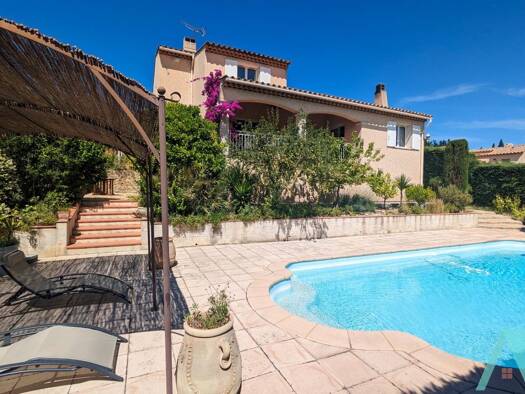 Maison à vendre 680 000 € 4 pièces 3 chambres 136 m² 1 031 m² de terrain Le Castellet 83330