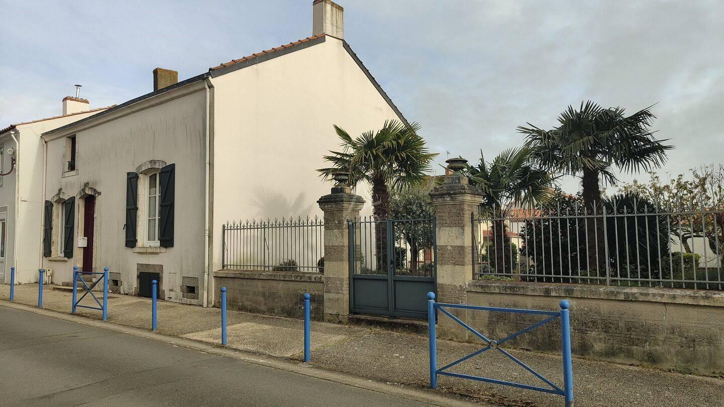 Maison à vendre, 166m², NIEUL LE DOLENT
