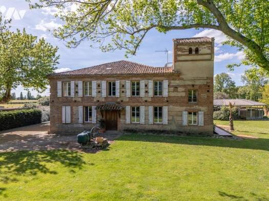 Maison à vendre 660 000 € 1 chambre 198 m² 52 019 m² de terrain Saint-Nicolas-de-la-Grave 82210