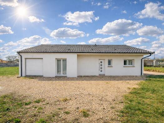 Maison de plain-pied à vendre 250 000 € 4 pièces 3 chambres 123 m² 853 m² de terrain Charmes 88130