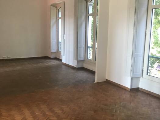 Appartement à louer 930 € 4 pièces 3 chambres 135,9 m² Étage 2/3 Centre Ville-Louis Blanc Alès 30100