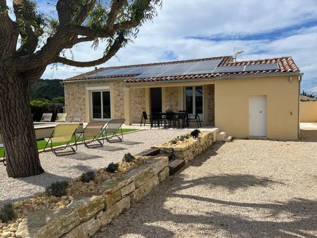 Maison de plain-pied à vendre 455 000 € 4 pièces 3 chambres 105 m² 1 050 m² de terrain Crestet 84110