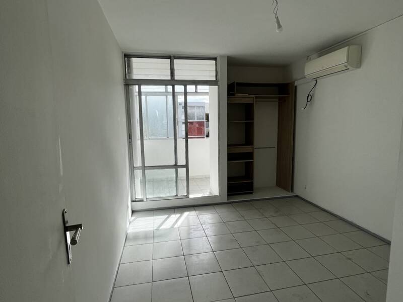 Maison à louer, 59m², LES ABYMES