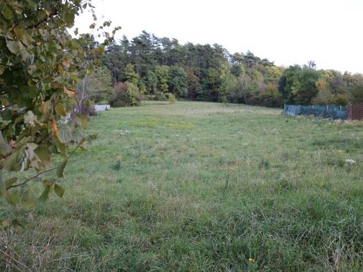 Terrain constructible à vendre - neuf 70 000 € 700 m² de terrain Sud Lons-le-Saunier 39000