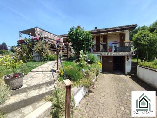 Maison à vendre 172 000 € 4 pièces 2 chambres 79 m² Pontaumur 63380