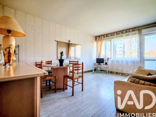 Appartement à vendre 149 000 € 4 pièces 3 chambres 70 m² Étage 4/4 Gare Le Chénay Gagny Gagny 93220