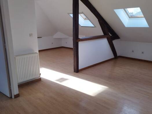 Appartement à louer 520 € 3 pièces 1 chambre 67 m² Étage 3/3 Hôtel de Ville Elbeuf 76500