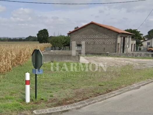 Terrain constructible à vendre 29 000 € 560 m² de terrain Mazerolles 64230