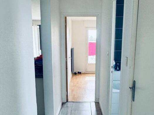 Appartement à vendre 85 000 € 4 pièces 3 chambres 67 m² Étage 4/4 Penhars Quimper 29000