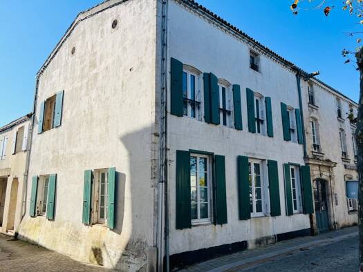 Appartement à vendre 1 260 000 € 13 pièces 12 chambres 210 m² RDC La Flotte 17630