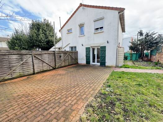 Maison à louer 2 000 € 4 pièces 3 chambres 115 m² 115 m² de terrain Bois de l'Étoile Gagny 93220