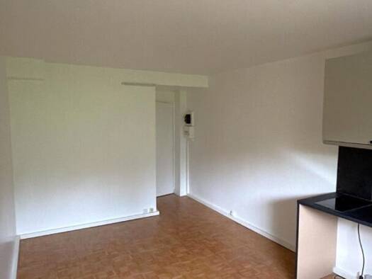 Appartement à louer 600 € 1 pièce 16 m² RDC/4 Le Centre Meudon 92190