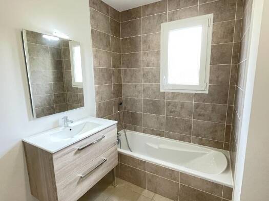 Maison de plain-pied à vendre 229 000 € 4 pièces 3 chambres 90 m² 460 m² de terrain Macon 71000