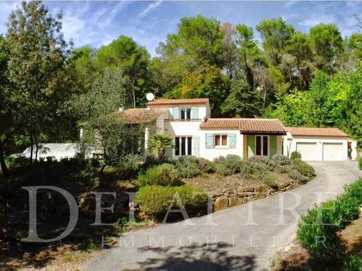 Maison à louer 2 897 € 6 pièces 4 chambres 152 m² 5 700 m² de terrain Le Rouret 06650
