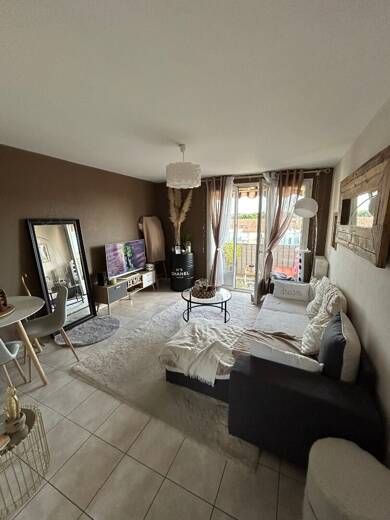 Appartement à louer 720 € 3 pièces 2 chambres 56 m² Étage 6/7 Valence 26000