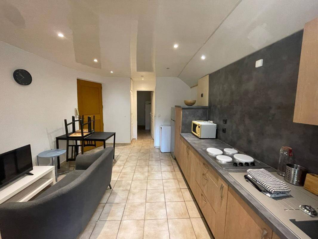 Maison à louer, 28m², SAINT JEAN DE VALERISCLE