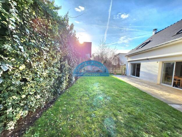 Maison à vendre 595 000 € 7 pièces 5 chambres 170 m² Ormesson-sur-Marne 94490