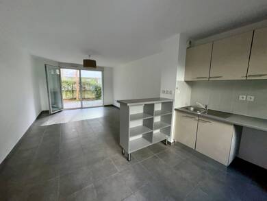 Appartement à louer 850 € 3 pièces 2 chambres 60,2 m² RDC Rabaudy Castanet-Tolosan 31320