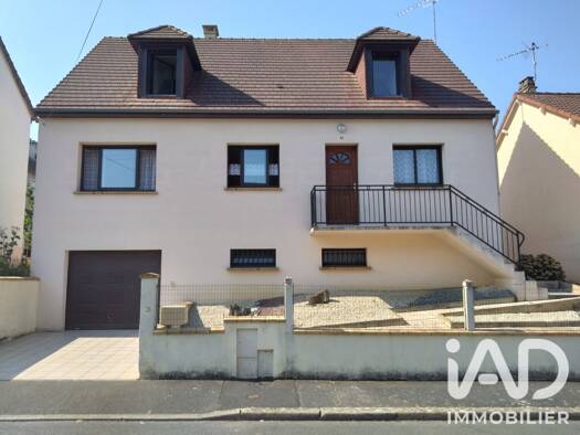 Maison à vendre 220 000 € 4 pièces 3 chambres 130 m² 255 m² de terrain Bruyères Le Mans 72100