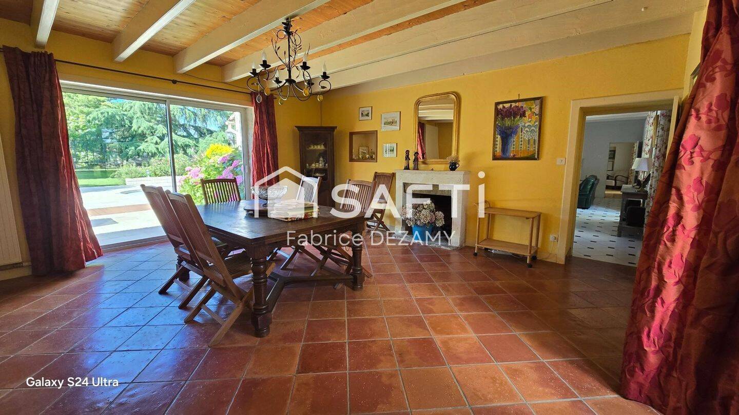 Maison à vendre, 305m², SAINTE GEMME LA PLAINE