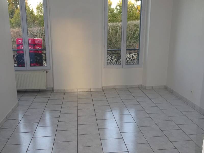 Maison à louer, 54m², SAINT THIBAULT DES VIGNES