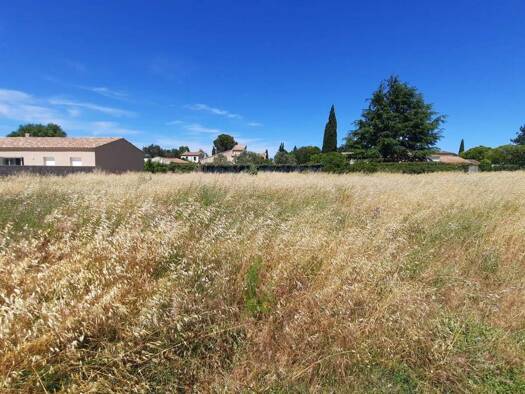 Terrain constructible viabilisé à vendre 262 500 € 813 m² de terrain Cornillon-Confoux 13250