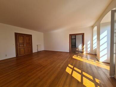Appartement à louer 1 396 € 6 pièces 3 chambres 210 m² Étage 1/3 Wissembourg 67160