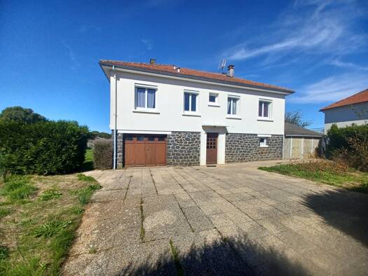 Maison à vendre 107 000 € 5 pièces 3 chambres 90 m² 700 m² de terrain Le Vigean 15200