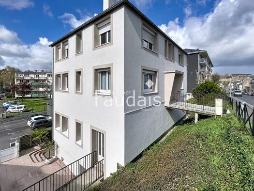 Appartement à louer 550 € 3 pièces 2 chambres 68,6 m² RDC/2 Saint-Lô 50000