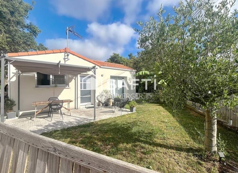 Maison à vendre 172 000 € 2 pièces 1<br/>chambre 48 m²<br/>superficie 115 m²<br/>terrain La Bernardiere 85610