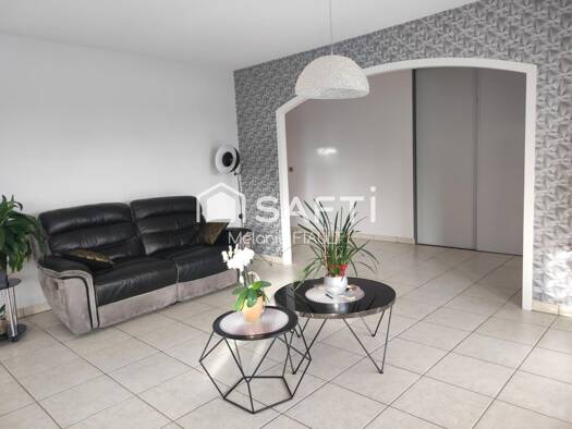 Maison de plain-pied à vendre 329 000 € 5 pièces 3 chambres 154 m² 2 215 m² de terrain La Geroudiere Flers 61100