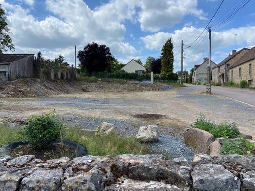 Terrain constructible à vendre 63 400 € 630 m² de terrain Ouilly-le-Tesson 14190